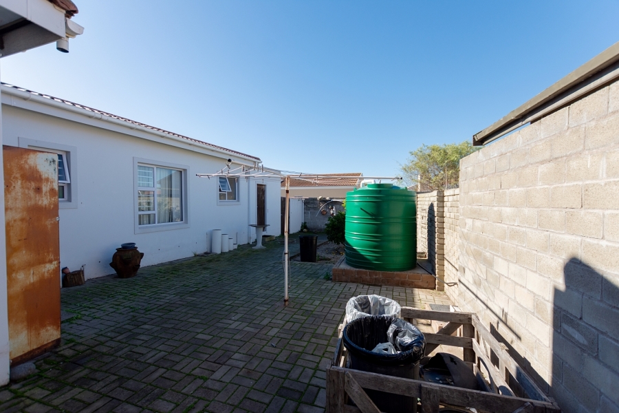 5 Bedroom Property for Sale in Port Owen Western Cape